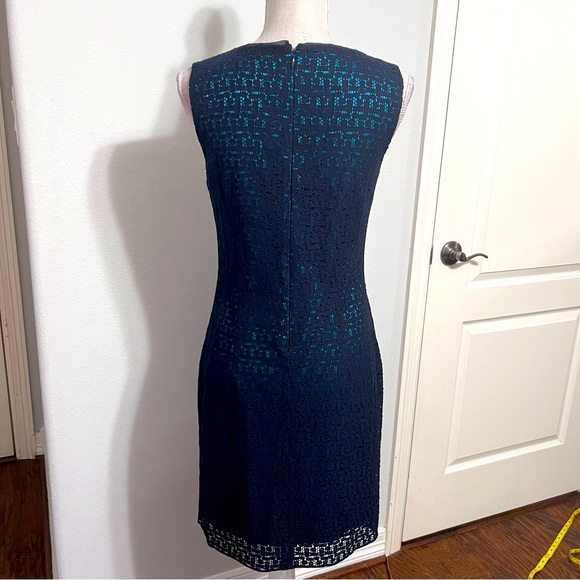 Tahari Sleeveless Navy Lace Overlay Teal Silk Sheath Dress Size 4 - Picture 2 of 11